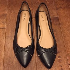 Classic Black Flats, with small bow - NWOT